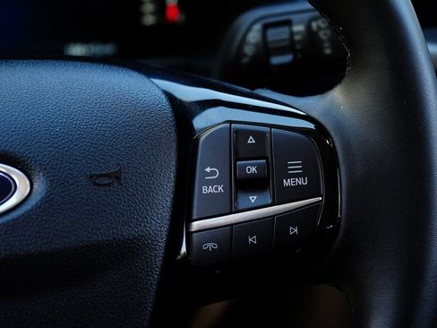 Used 2023 Ford Escape SE image 22