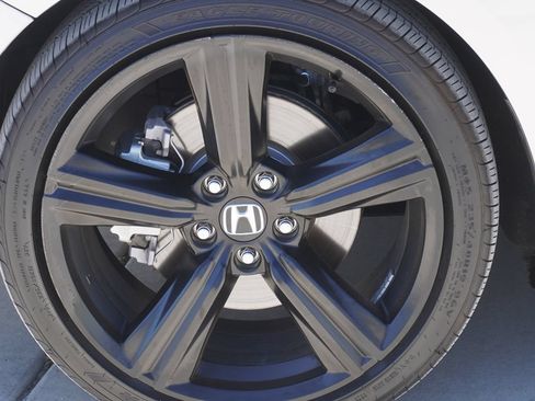 Used 2025 Honda Accord Sport image 4