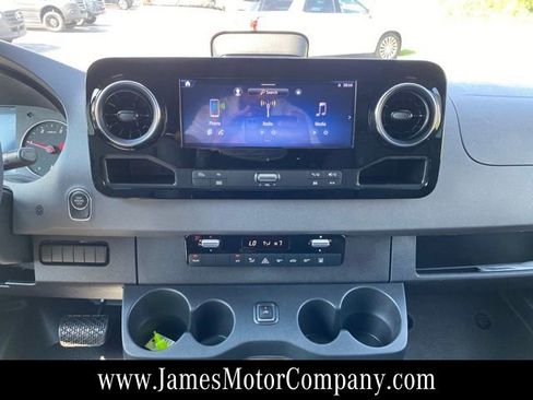 New 2025 Mercedes-Benz Sprinter 2500 image 14