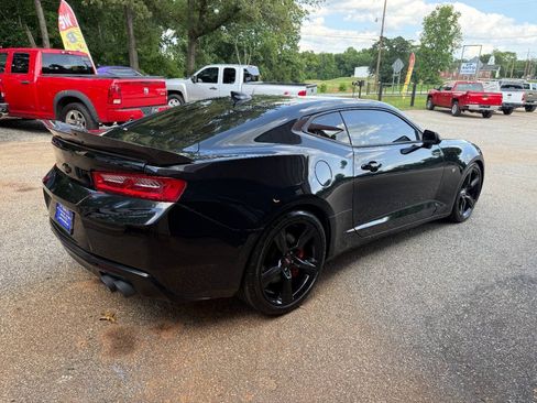 Used 2018 Chevrolet Camaro SS RWD image 5