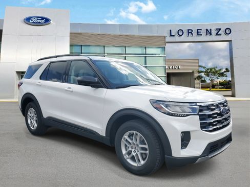 New 2026 Ford Explorer Active w/ Active Comfort Package image 3