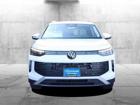 New 2025 Volkswagen Tiguan SE image 4