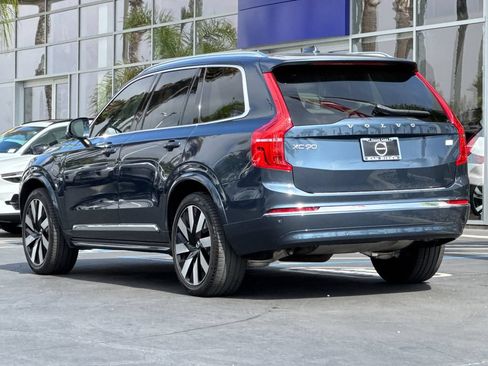 Certified 2023 Volvo XC90 T8 Ultimate w/ Lounge Package AWD/4WD image 3