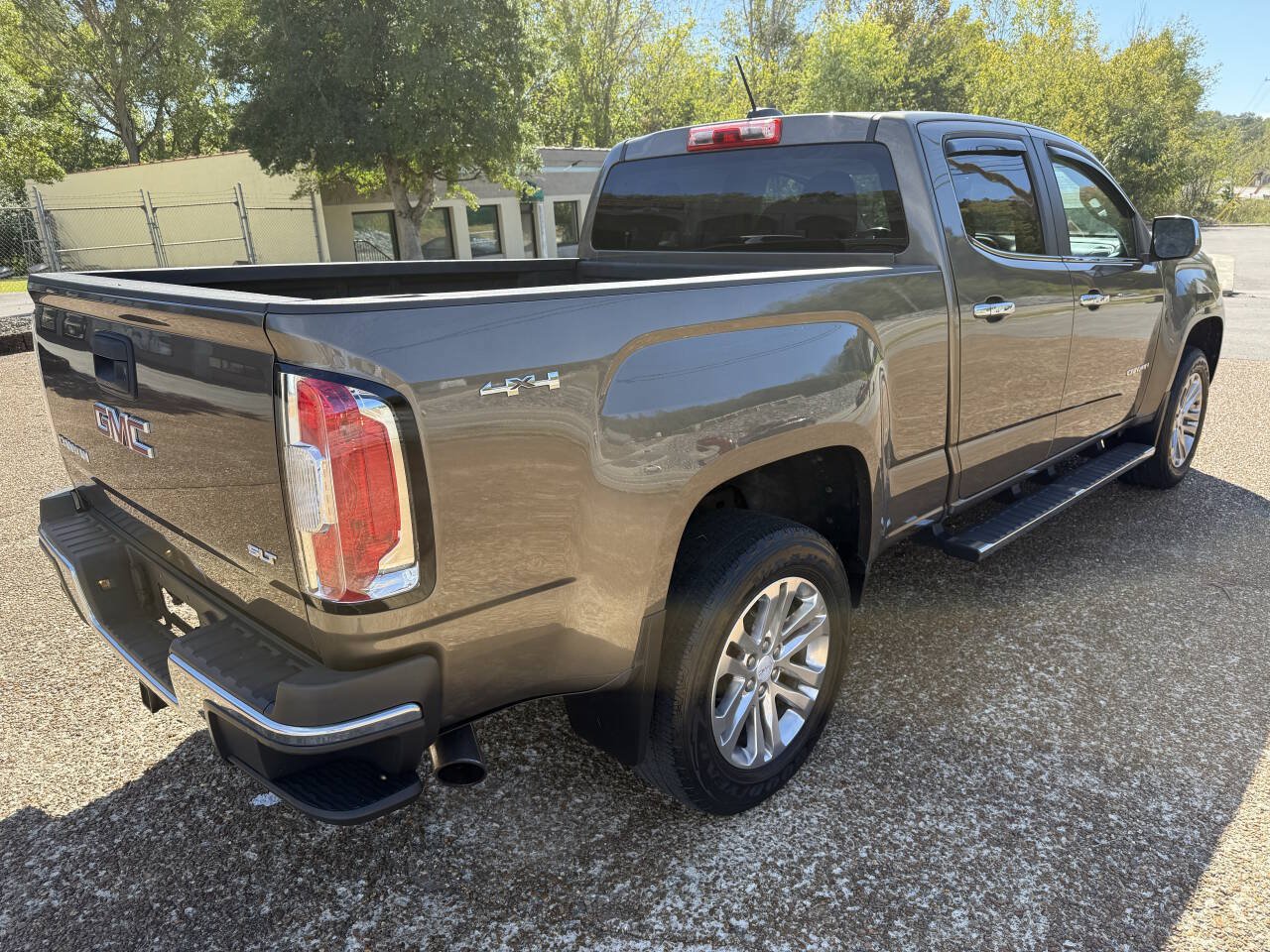 Used 2015 GMC Canyon SLT w/ Driver Alert Package AWD/4WD image 4