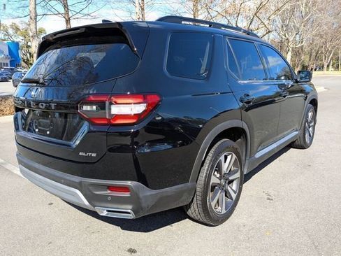 Used 2023 Honda Pilot Elite image 6