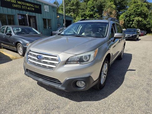 Used 2016 Subaru Outback 2.5i Premium AWD/4WD image 2