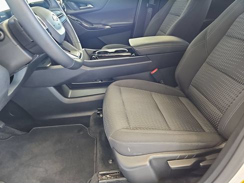 Used 2025 Chevrolet Equinox LT FWD image 19