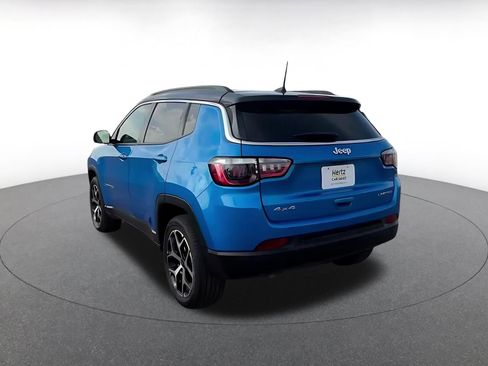 Used 2025 Jeep Compass Limited image 11