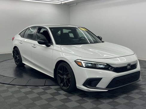 Used 2023 Honda Civic Sport image 2