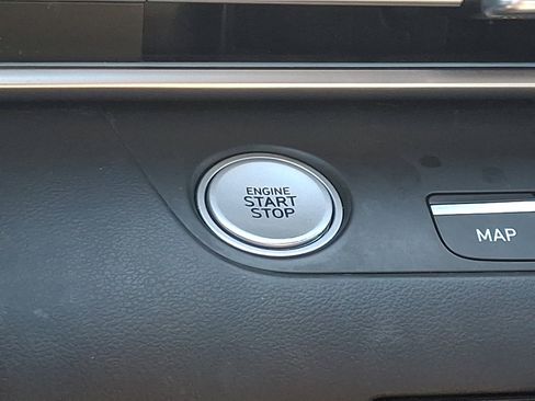 Used 2024 Hyundai Elantra SEL image 25