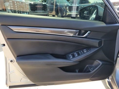 Used 2019 Honda Accord Sport image 10