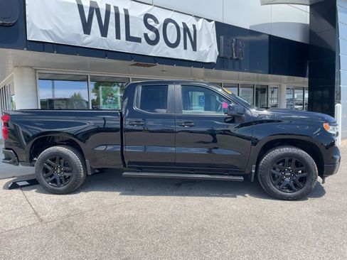 Used 2023 Chevrolet Silverado 1500 RST w/ Z71 Off-Road Package AWD/4WD image 2