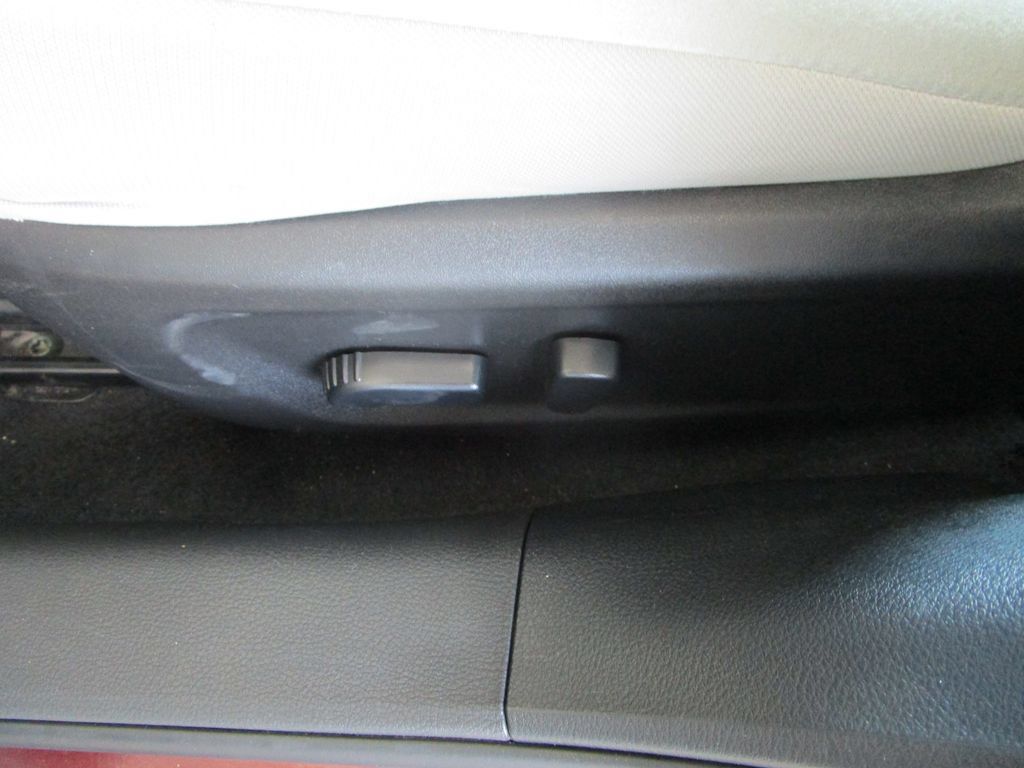 Used 2025 Nissan Altima 2.5 SV FWD image 21