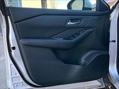 Certified 2024 Nissan Rogue SV image 20