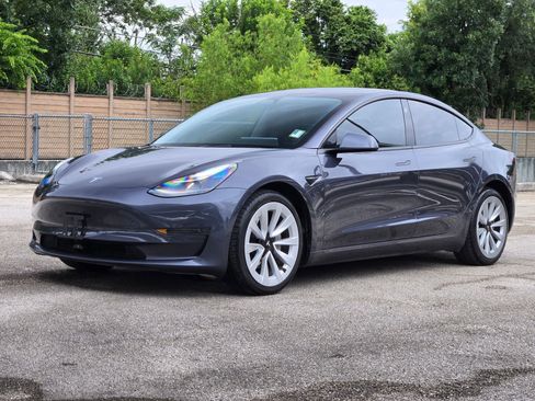 Used 2023 Tesla Model 3 Standard Range RWD image 8