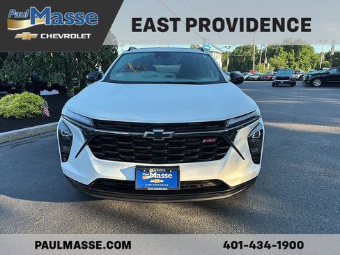 Certified 2024 Chevrolet Trax RS w/ Sunroof Package FWD image 2
