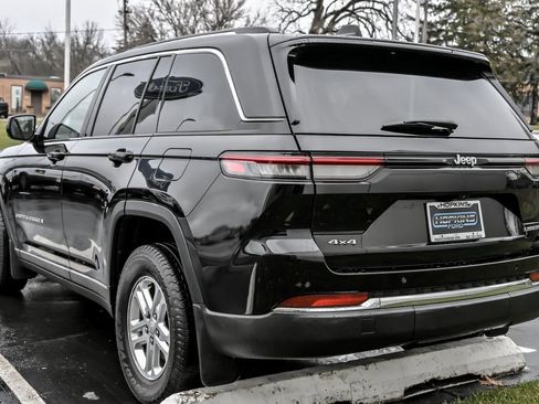 Used 2022 Jeep Grand Cherokee Laredo w/ Luxury Tech Group I image 6