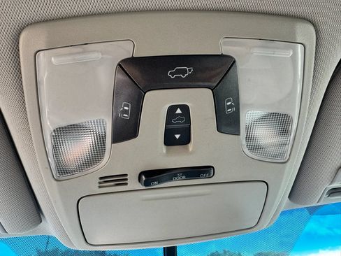 Used 2017 Toyota Sienna XLE w/ XLE Navigation Package FWD image 38