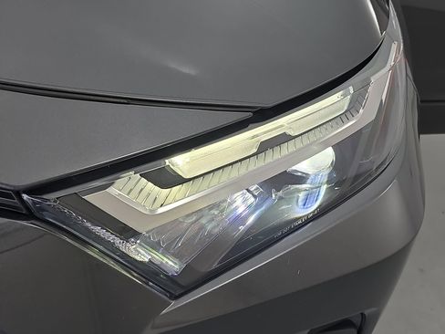 Used 2023 Toyota RAV4 XLE Premium AWD/4WD image 31