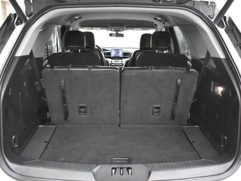 Used 2022 Ford Explorer XLT w/ Equipment Group 202A image 36