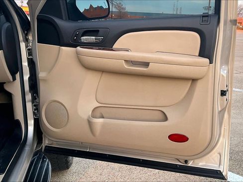 Used 2008 Chevrolet Tahoe LTZ w/ LTZ Preferred Equipment Group image 28