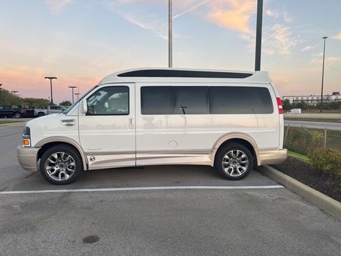 New 2025 Chevrolet Express 2500 Work Van w/ Driver Convenience Package image 9