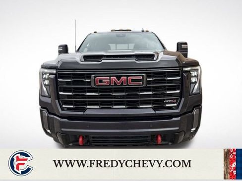Certified 2024 GMC Sierra 2500 AT4 w/ Technology Package AWD/4WD image 32