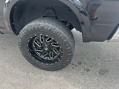 Used 2018 RAM 1500 Laramie image 9