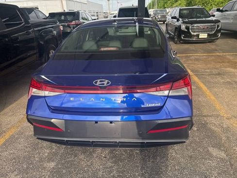 Used 2024 Hyundai Elantra Limited image 5