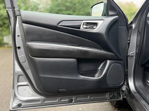 Used 2020 Nissan Pathfinder S image 14