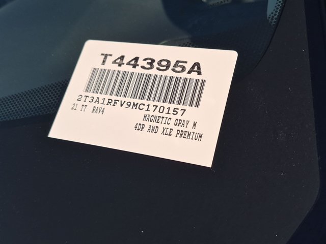 Certified 2021 Toyota RAV4 XLE Premium AWD/4WD image 18