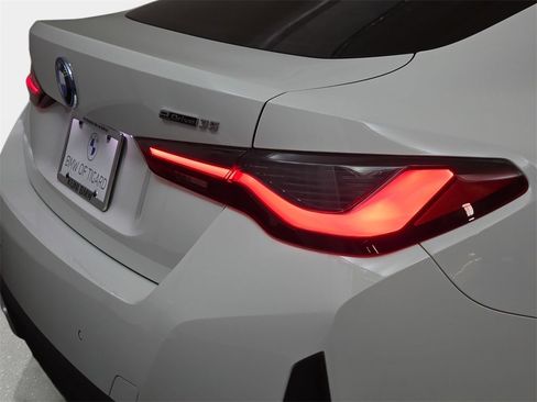 Used 2023 BMW i4 eDrive35 w/ Premium Package image 36