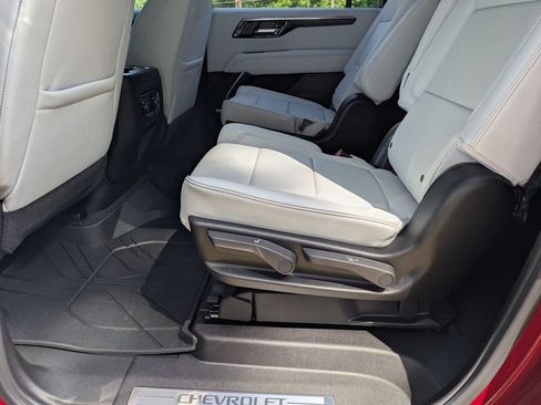 New 2026 Chevrolet Suburban Premier AWD/4WD image 29
