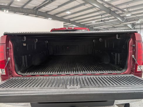 Used 2007 GMC Sierra 2500 SLE w/ Z71 Off-Road Package image 19