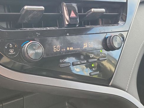 Used 2023 Toyota Camry SE image 31