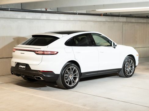 Certified 2023 Porsche Cayenne GTS AWD/4WD image 9
