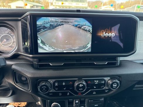 Certified 2024 Jeep Wrangler Sport S image 13