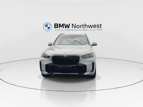 New 2026 BMW X5 xDrive40i w/ M Sport Package AWD/4WD image 8