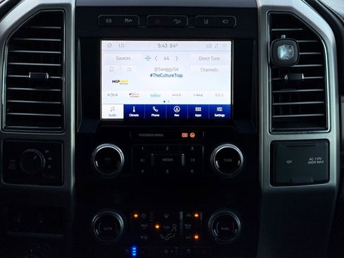 Used 2020 Ford F250 Platinum w/ FX4 Off-Road Package image 20