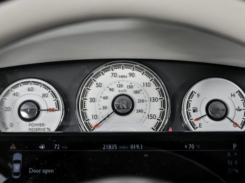 Used 2019 Rolls-Royce Wraith image 29