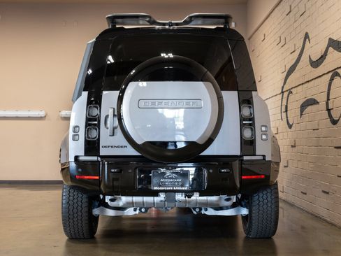 Used 2024 Land Rover Defender 110 X AWD/4WD image 8