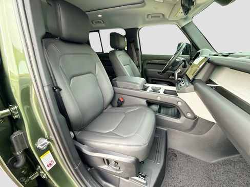 New 2026 Land Rover Defender 110 X-Dynamic SE AWD/4WD image 15