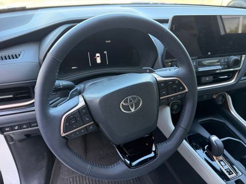 Used 2025 Toyota Grand Highlander AWD Hybrid image 14