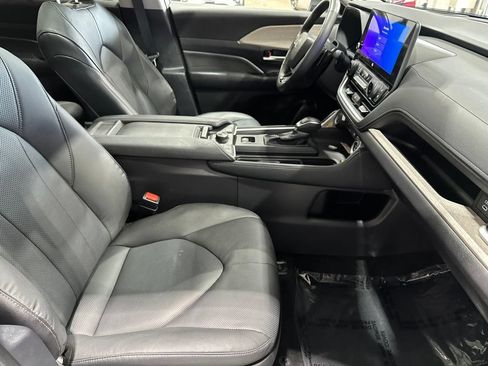 Certified 2025 Toyota Grand Highlander AWD image 18