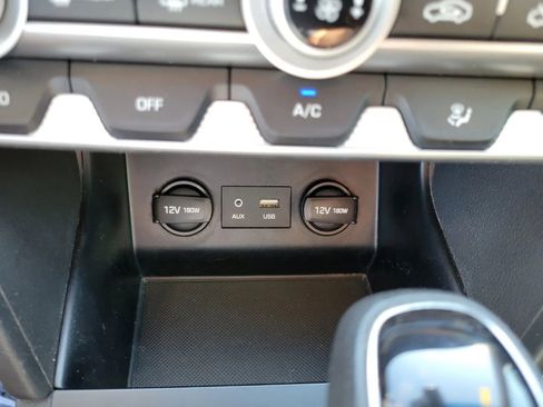 Used 2020 Hyundai Elantra SE w/ Cargo Package (C1) image 10