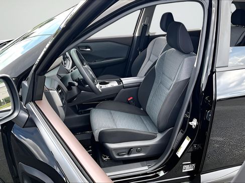 Certified 2023 Nissan Rogue SV FWD image 18