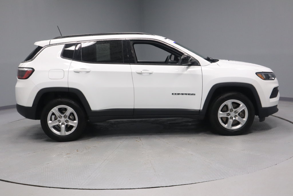 Used 2023 Jeep Compass Latitude AWD/4WD image 9