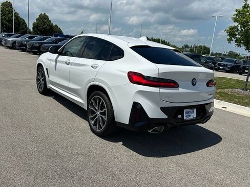 Used 2022 BMW X4 xDrive30i w/ Premium Package Essential AWD/4WD image 5