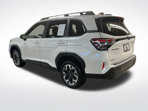 Certified 2025 Subaru Forester Premium w/ Convenience Package #1 AWD/4WD image 4