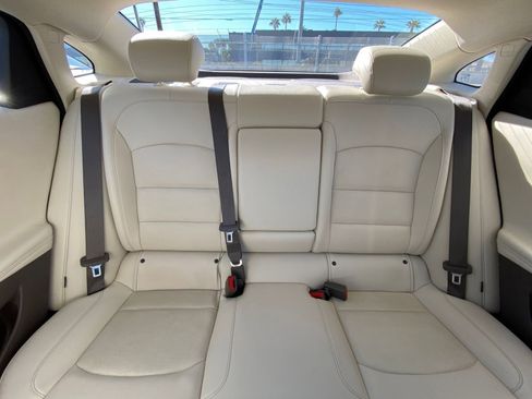 Used 2024 Chevrolet Malibu LT image 38